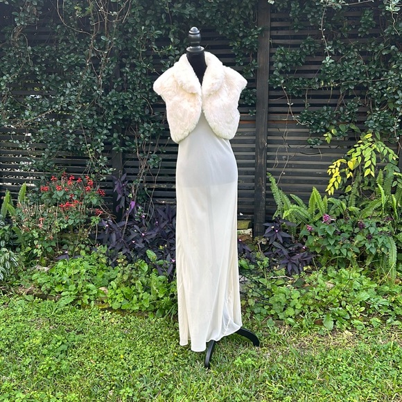 Snowy Faux Fur Bolero M - Picture 8 of 9